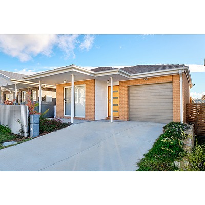 13 Plummer Street, Googong NSW 2620