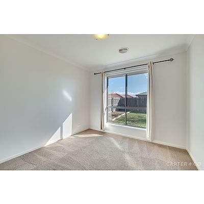 230 Macfarlane Burnet Avenue, Macgregor ACT 2615