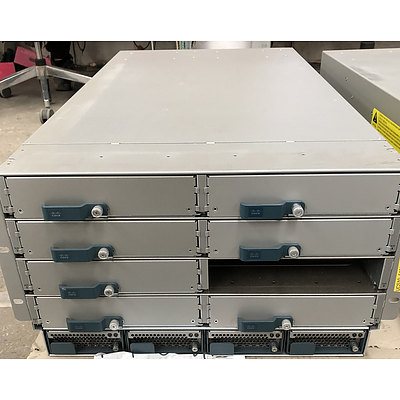 Cisco (N20-C6508 V01) UCS 5108 Blade Server Chassis w/ Cisco (N20-B6625-1 V02) UCS B200 Blade Server