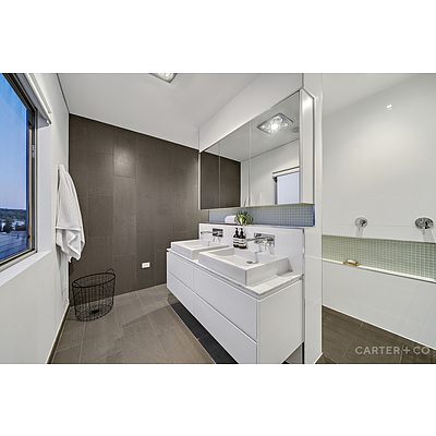 42 Quinane Avenue, Forde ACT 2914