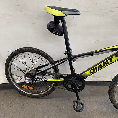 Giant XTC Jr Kids Mountain Bike
