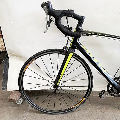 Giant Defy Composite Road Bike