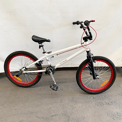 Rhythm 00 BMX Bike
