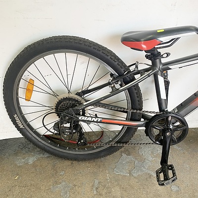 Giant XTC Jr 7 Speed Boys Bike