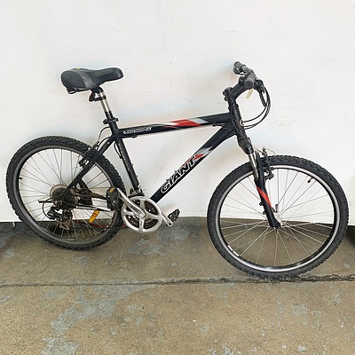 Giant Upland SE 21 Speed Mountain Bike