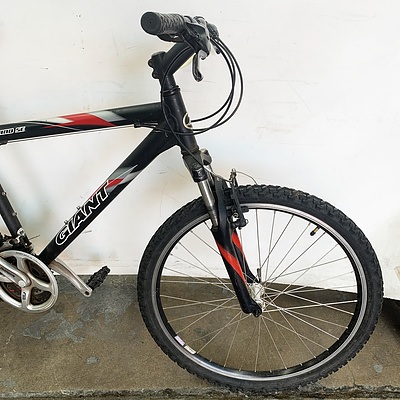 Giant Upland SE 21 Speed Mountain Bike