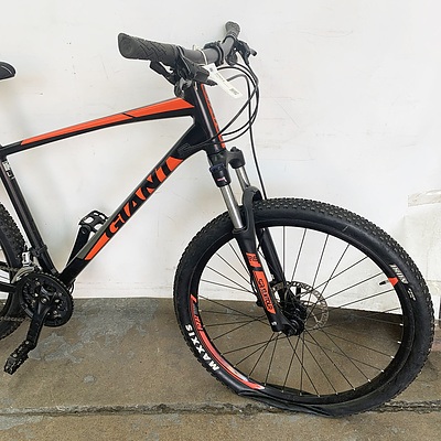 Giant Tralon 24 Speed Mountain Bike