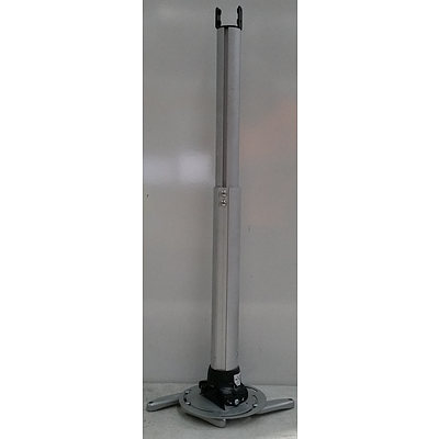 Panasonic PT-VW530 LCD Projector