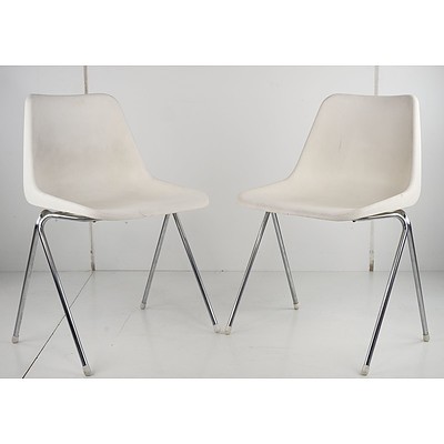 Robin DAY (British 1915-2010) Designer, Set of Sixteen Stackable Chairs