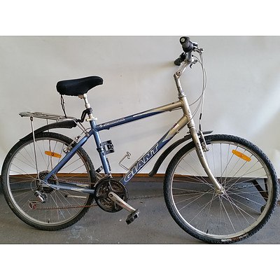 Giant Second AL 21 Speed Mountain Bike
