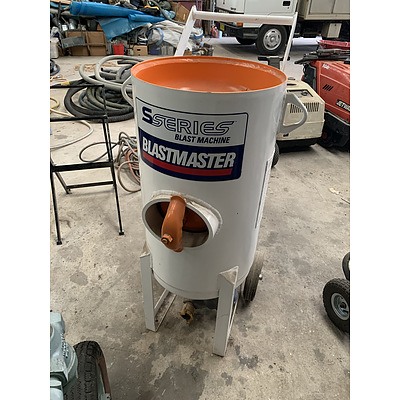 Blastmaster S Series Abrasive Blasting Machine