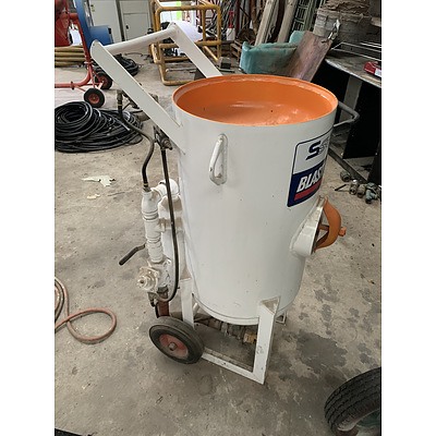 Blastmaster S Series Abrasive Blasting Machine