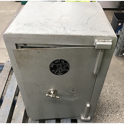 AJAX SAFE CO. Fire Resistant Safe