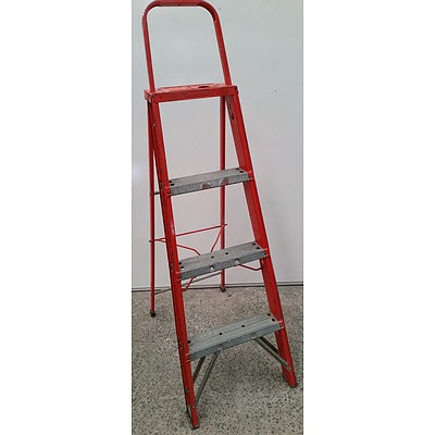 Daytek 1.1 Meter Metal Step Ladder