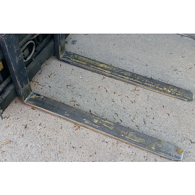 2006 Crown CG18S-2 Engine Powered Forklift