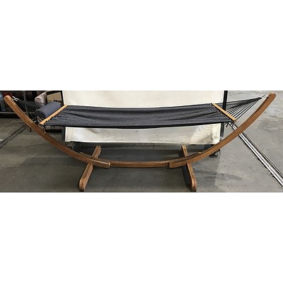 Hammock In Larch Wooden Frame