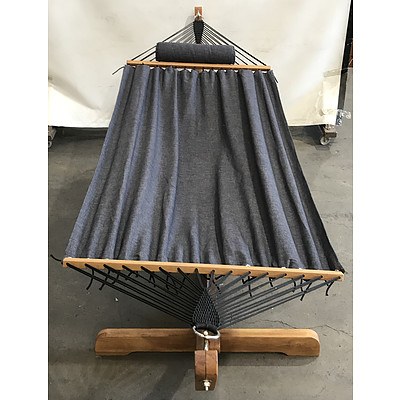 Hammock In Larch Wooden Frame