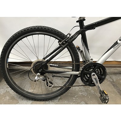Giant Boulder Mountain Bike