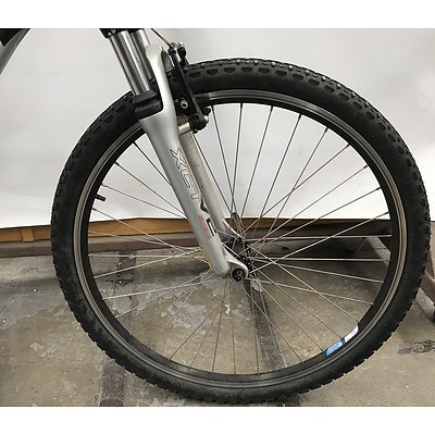 Giant Boulder Mountain Bike