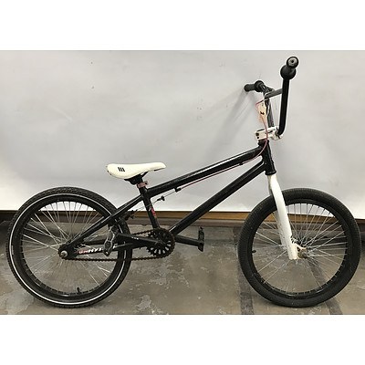 Southern Star Rhythm BMX Bike