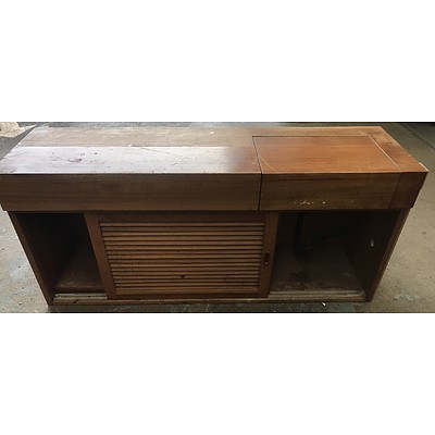 Fitted Storage Cupboard With In-Built Sink