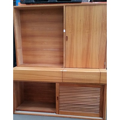 Credenza With Basin and Hutch