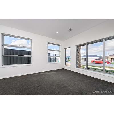 42 McGowan Crescent, Googong NSW 2620