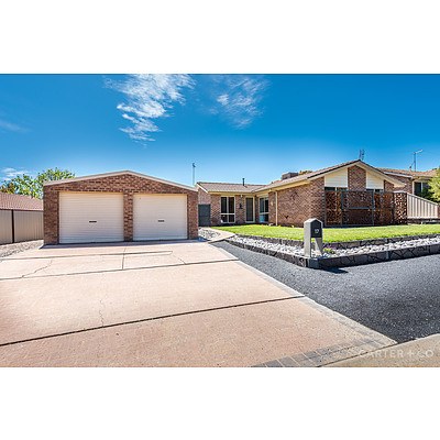 17 Tregellas Crescent, Banks ACT 2906