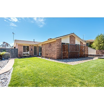 17 Tregellas Crescent, Banks ACT 2906