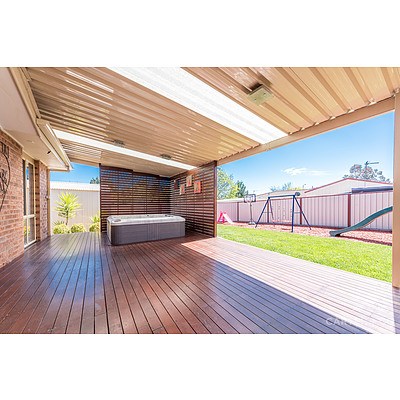 17 Tregellas Crescent, Banks ACT 2906