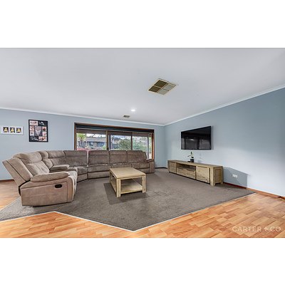 2 Rickard Place, Gowrie ACT 2904