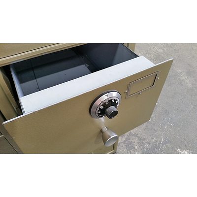 Chubb B Class Four Drawer Filing Cabinet