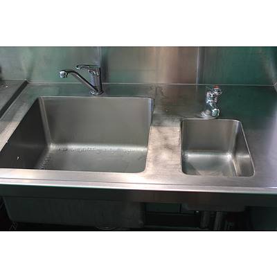 Stainless Steel Corner Bench With Sink and Bar Top