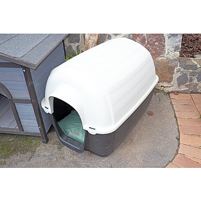 Moulded Plastic Dog Kennel