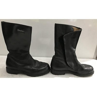 Dririder Motorcycle Jacket With Alpine Star Leather Pants and Leather Boots