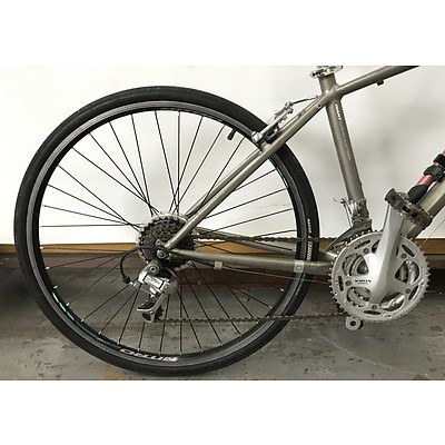 Giant Cross City Bike