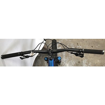 Specialized Stump Jumper Mountain Bike