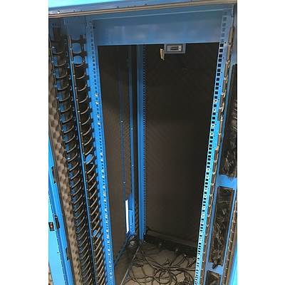 Blue SRA Server Chassis - Lot 1148433 | ALLBIDS