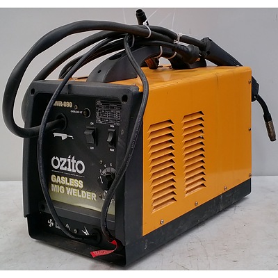 Ozito MWR-090 Gasless Mig  welder