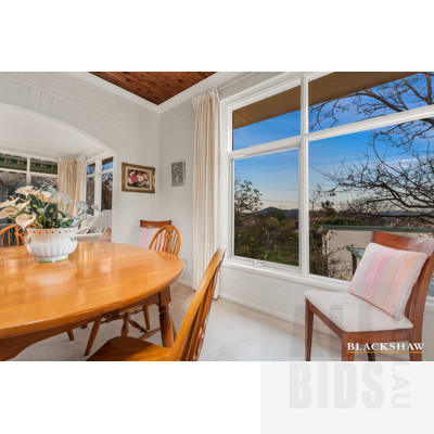 6 Mosman Place, Narrabundah ACT 2604