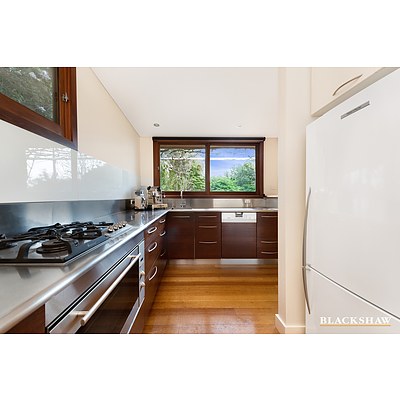 30 Carnegie Crescent, Narrabundah ACT 2604