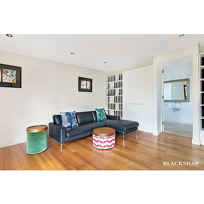 30 Carnegie Crescent, Narrabundah ACT 2604