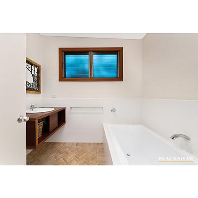 30 Carnegie Crescent, Narrabundah ACT 2604