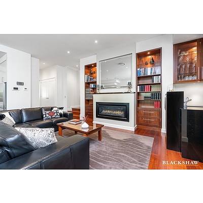 8 Nathan Street, Deakin ACT 2600