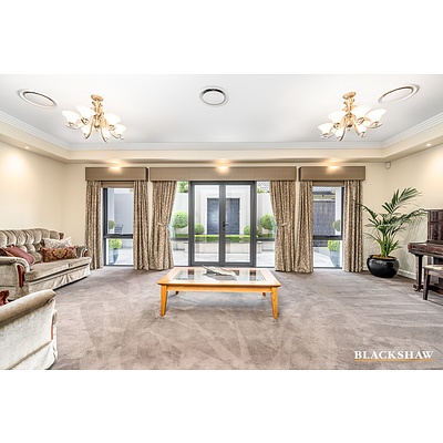 8 Nathan Street, Deakin ACT 2600