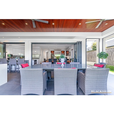 8 Nathan Street, Deakin ACT 2600
