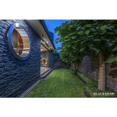8 Nathan Street, Deakin ACT 2600