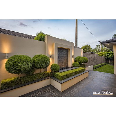 8 Nathan Street, Deakin ACT 2600