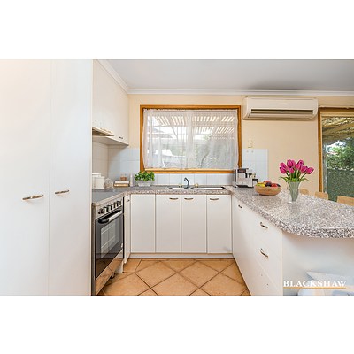 10 Hickenbotham Street, Gordon ACT 2906