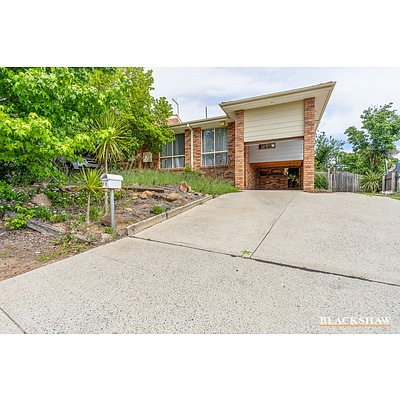 10 Hickenbotham Street, Gordon ACT 2906